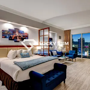 5* Hotel Lucky Gem Penthouse & Luxury At Signature Resort, Balcony Strip View 3505